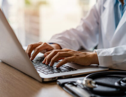 female doctor working on laptop in the medical off 2023 01 30 23 17 40 utc