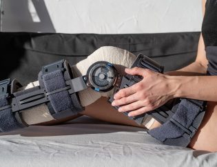 female buckling knee orthosis or knee support brac 2022 11 23 00 45 48 utc